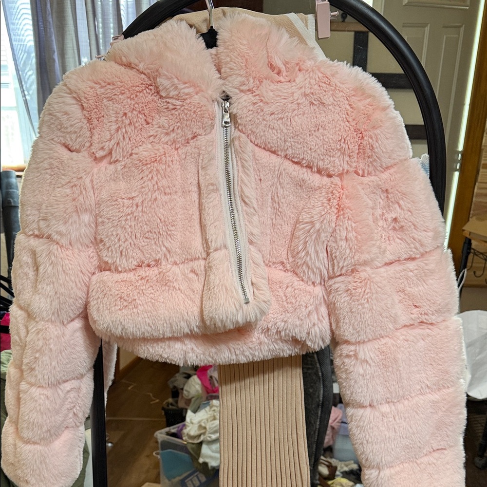 Chic Pink Faux Fur Women’s Puffer Jacket